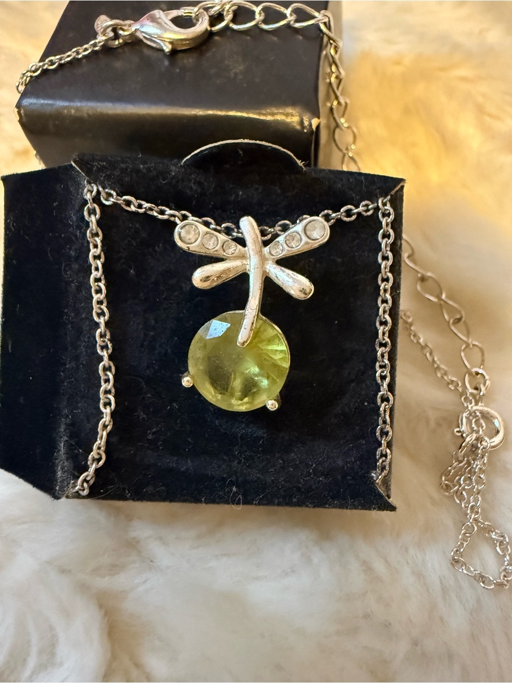 Vintage SAC Dragonfly Necklace Silver Tone Green Faceted Stone Rhinestones